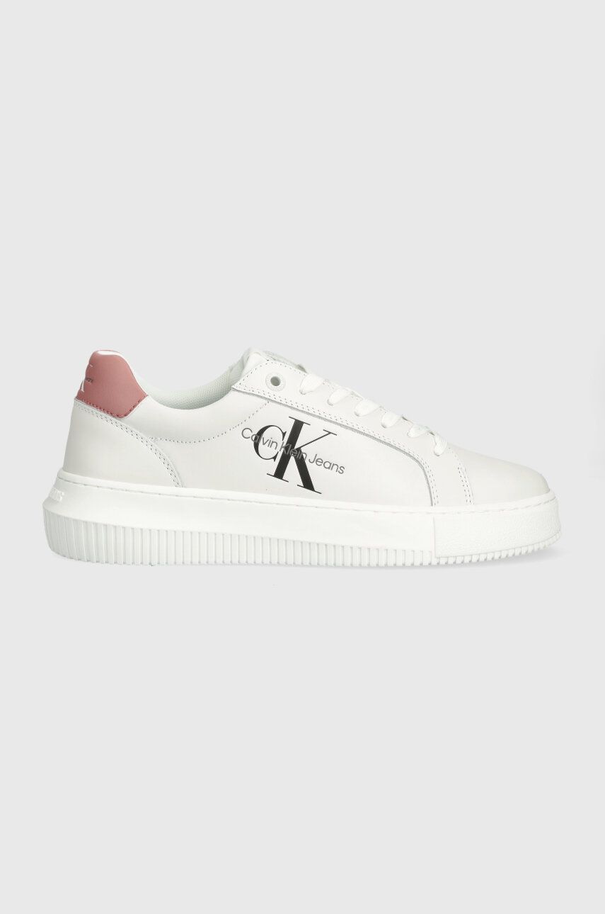 Δερμάτινα αθλητικά παπούτσια Calvin Klein Jeans YW0YW00823 CHUNKY CUPSOLE MONOLOGO W CHUNKY CUPSOLE MONO LTH WN χρώμα: άσπρο YW0YW00823