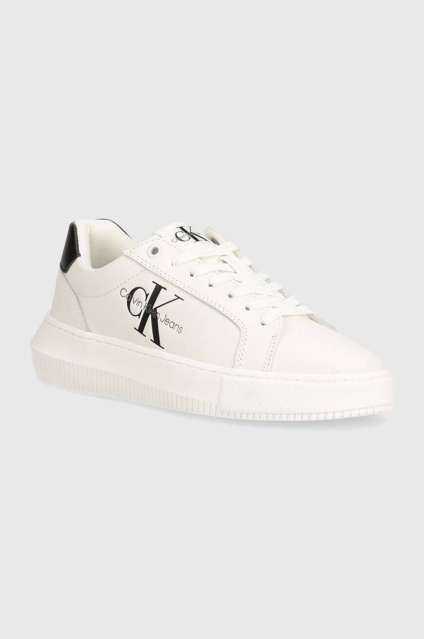 Δερμάτινα αθλητικά παπούτσια Calvin Klein Jeans YW0YW00823 CHUNKY CUPSOLE MONOLOGO W CHUNKY CUPSOLE MONO LTH WN χρώμα: άσπρο YW0YW00823