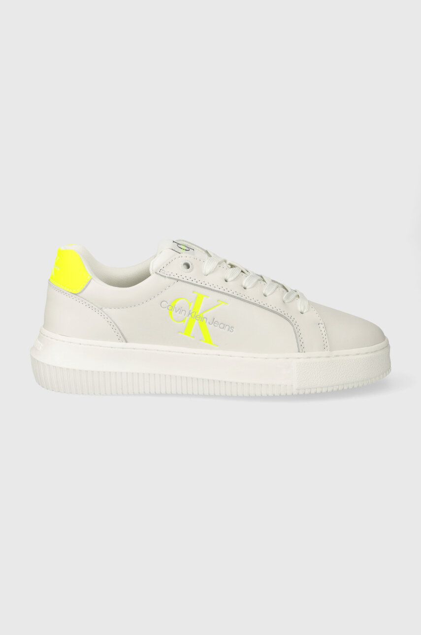 Δερμάτινα αθλητικά παπούτσια Calvin Klein Jeans YW0YW00823 CHUNKY CUPSOLE MONOLOGO W CHUNKY CUPSOLE MONO LTH WN χρώμα: άσπρο YW0YW00823