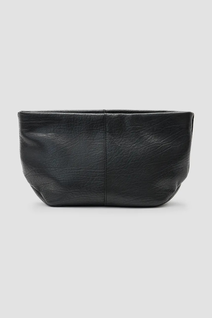 Δερμάτινο φακελάκι AllSaints HEX GRAIN χρώμα: μαύρο, W127XC