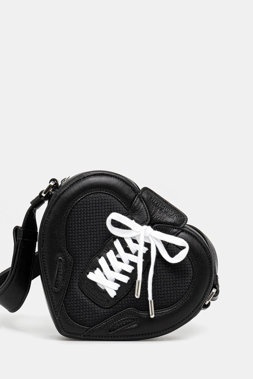 Strapped Heart Shoulder Bag χρώμα: μαύρο, 12115063