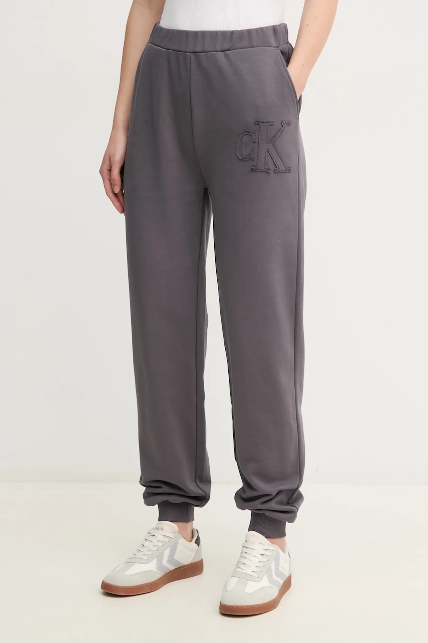 Βαμβακερό παντελόνι Calvin Klein Jeans χρώμα: γκρι, J20J225355
