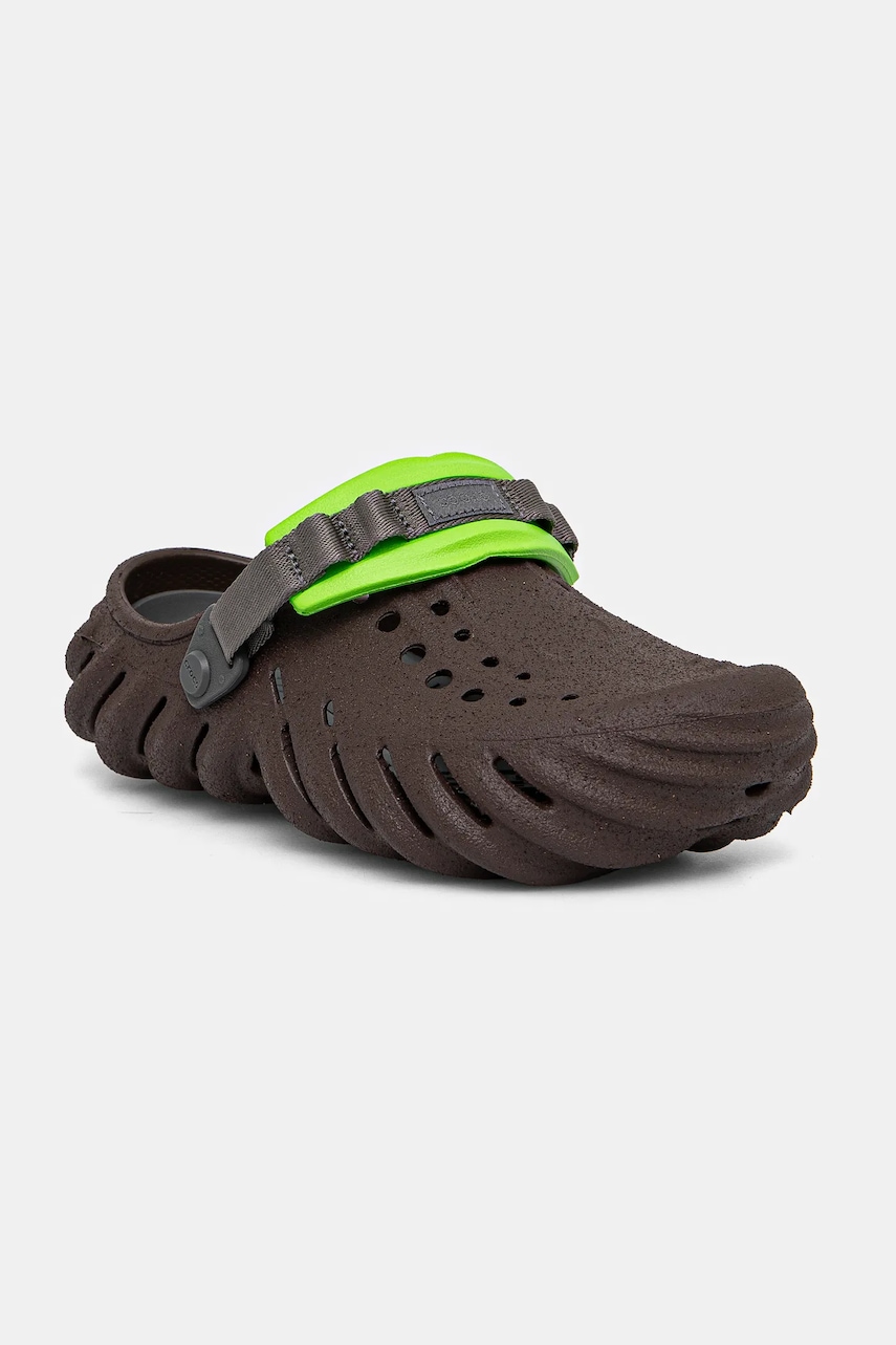 Παντόφλες Crocs Echo Sandstorm Clog χρώμα: καφέ, 210482
