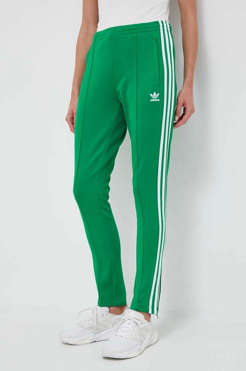 Παντελόνι φόρμας adidas OriginalsAdicolor Classics SST χρώμα: πράσινο IK6601