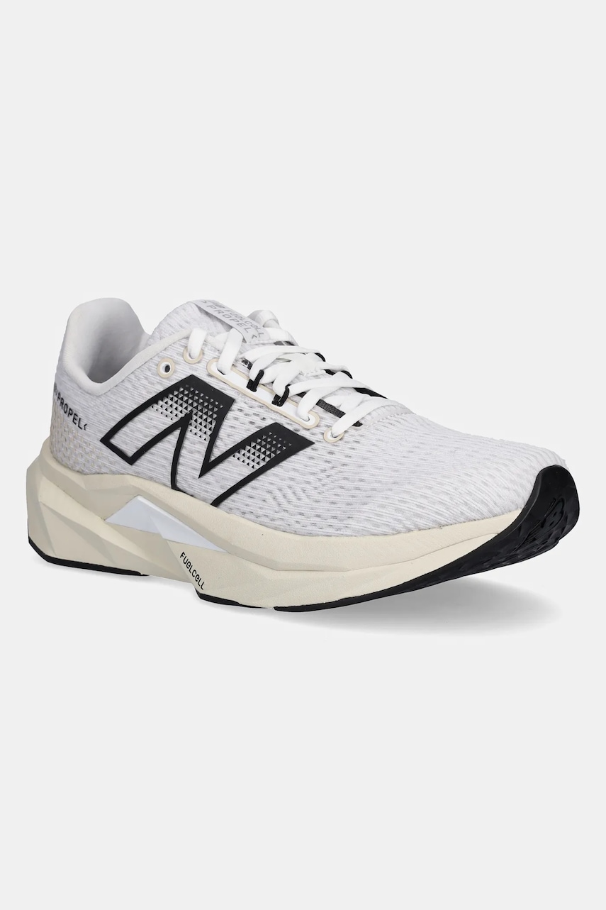 Παπούτσια για τρέξιμο New Balance FuelCell Propel v5 χρώμα: άσπρο, WFCPRCX5