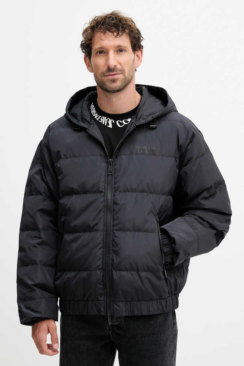 Μπουφάν με επένδυση από πούπουλα Versace Jeans Couture χρώμα: μαύρο, 79GAUD17 CQ22D