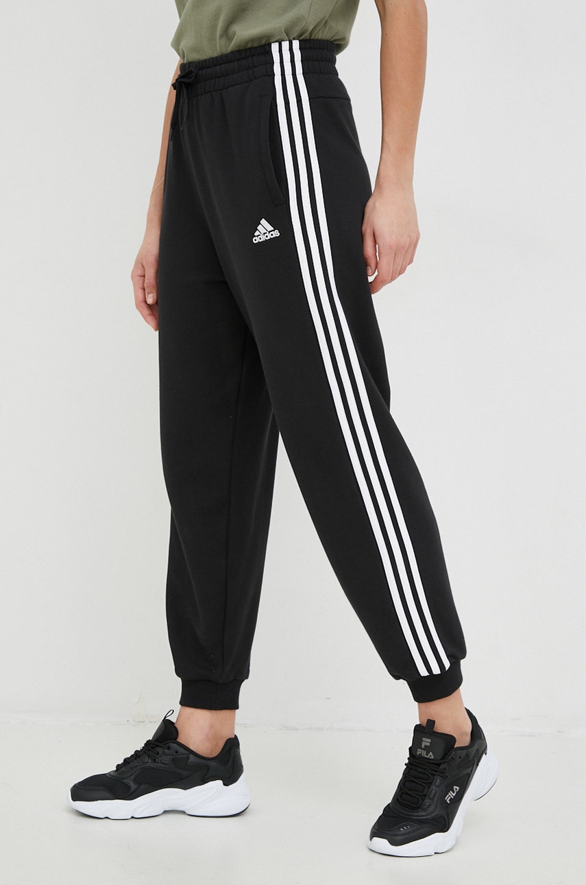 Βαμβακερό παντελόνι adidas χρώμα: μαύρο