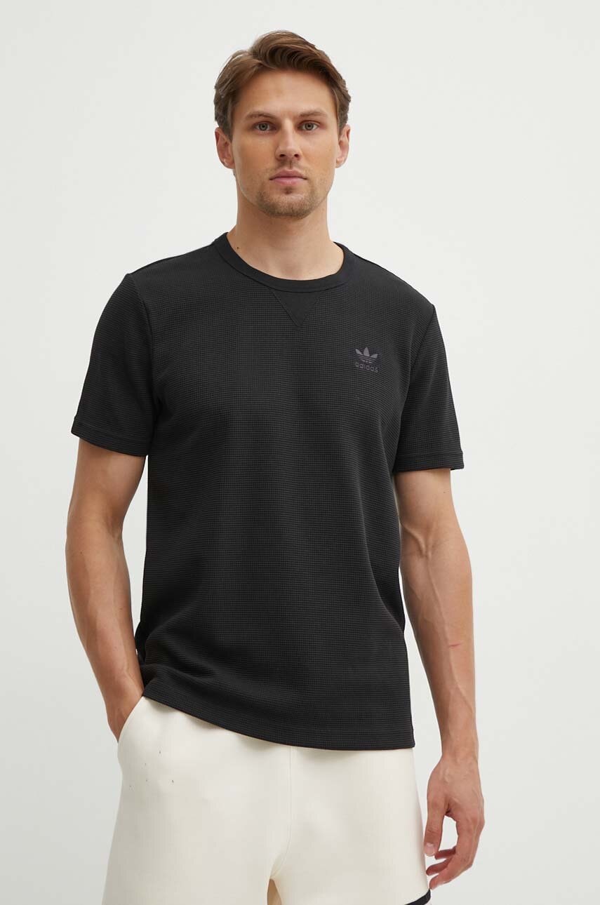 Μπλουζάκι adidas Originals χρώμα: μαύρο, IW5804