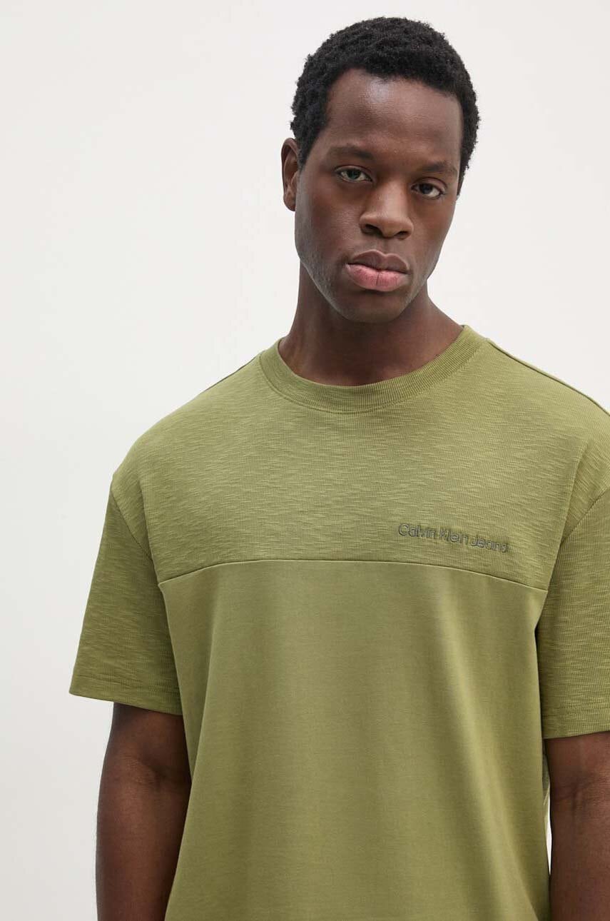 Μπλουζάκι Calvin Klein Jeans χρώμα: πράσινο, J30J325424