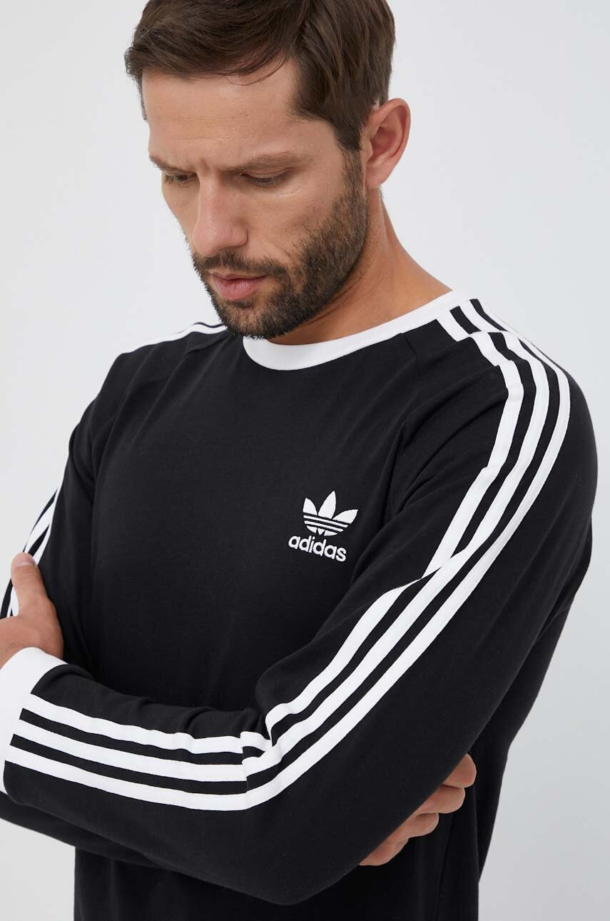Βαμβακερή μπλούζα με μακριά μανίκια adidas Originals 3-Stripes Long Sleeve Tee 3-Stripes Long Sleeve Tee χρώμα: μαύρο IL3431 IA4877