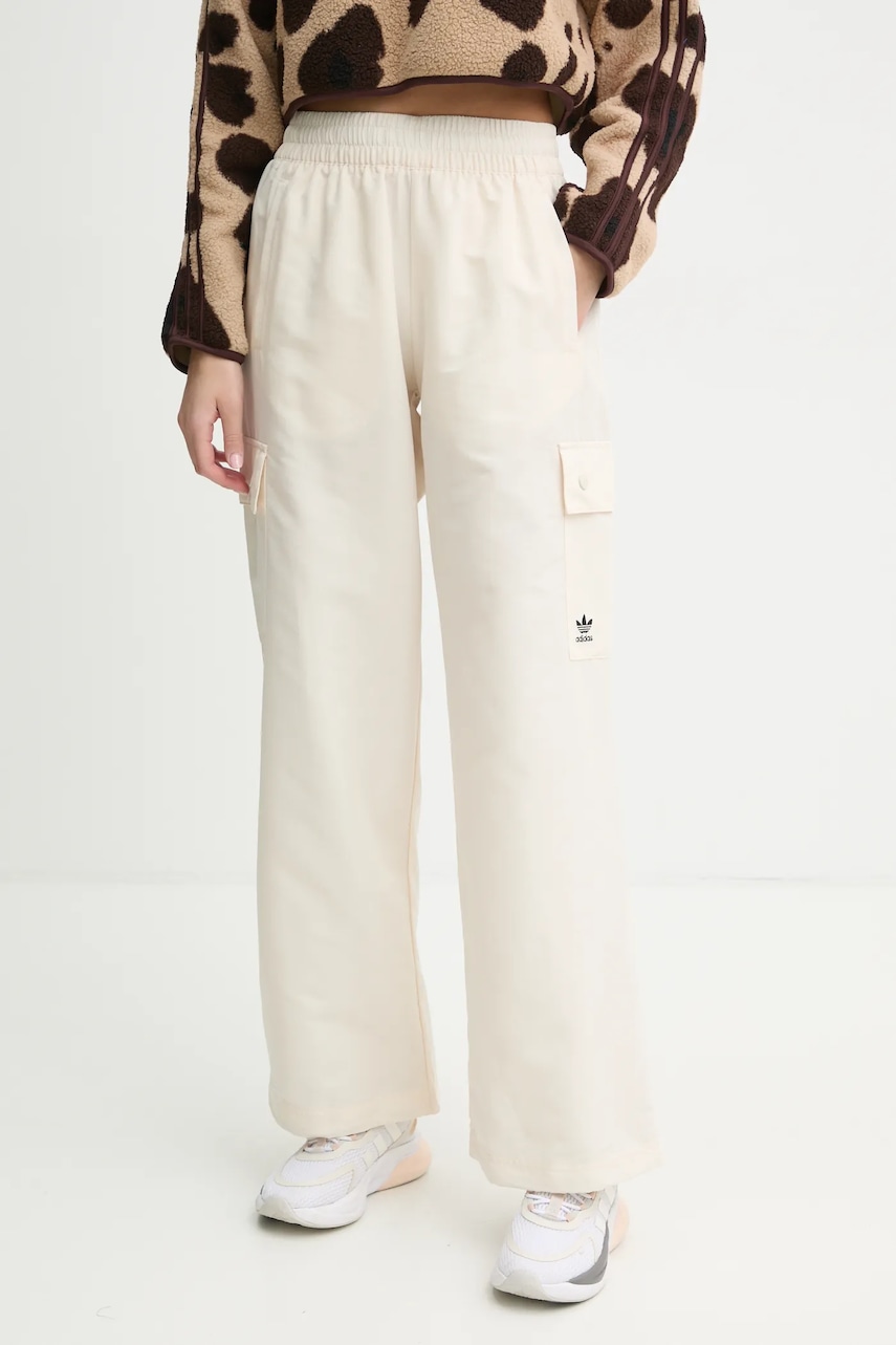 Παντελόνι adidas Originals Essentials Woven Cargo χρώμα: μπεζ, IX9970